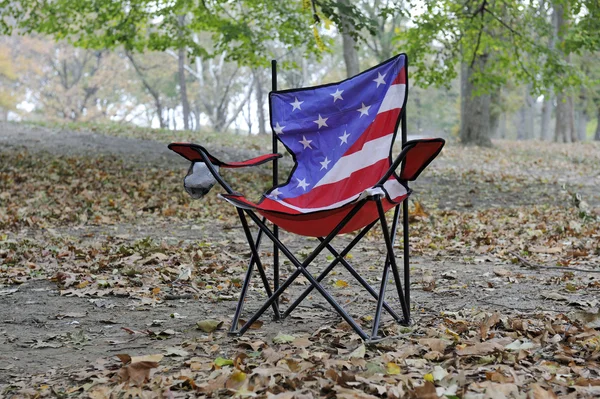 Kursi yang terbuat dari bendera Amerika — Stok Foto