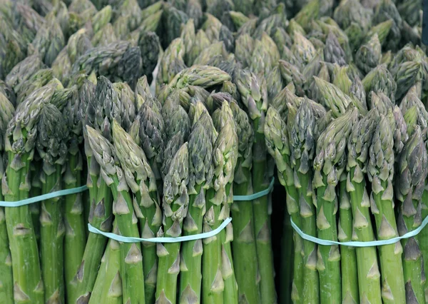 Buntar av grön sparris — Stockfoto