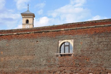 Alba Iulia carolina kale duvarı ve kilise kule