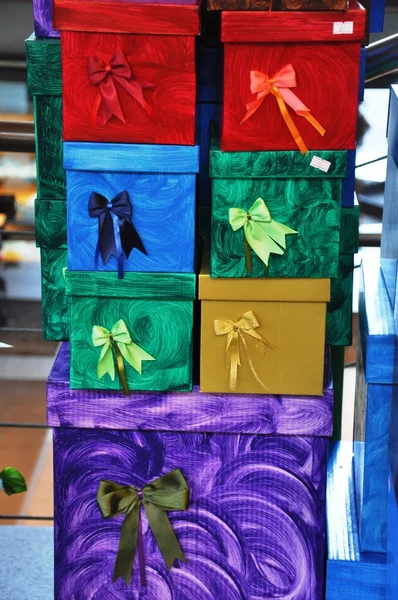 Farbige Geschenkbox — Stockfoto