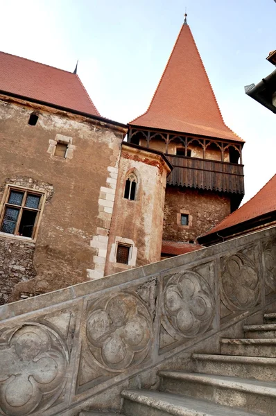 Castelo de Hunyadi Hunedoara - Escadas interiores — Fotografia de Stock