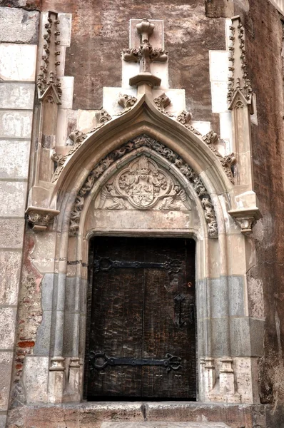 Castillo Hunyadi Hunedoara - Puerta interior — Foto de Stock