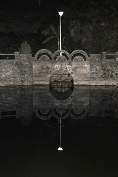 Crisan klášter - jezero — Stock fotografie