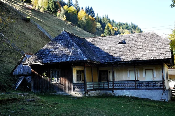 Vecchia casa da campagna — Foto Stock