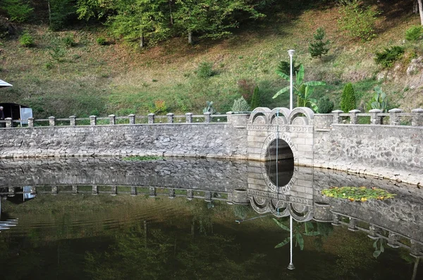 Mosteiro de Crisan - Lago — Fotografia de Stock