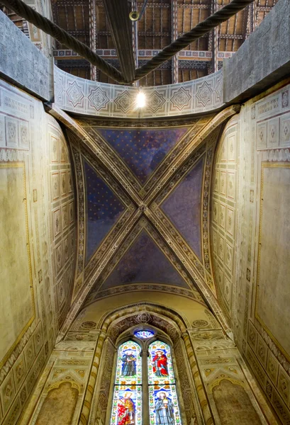 Ceiling of Velluti chapel in Basilica di Santa Croce. Florence, Italy — Stockfoto