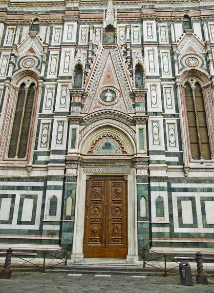 Florentská katedrála v opera di santa maria del fiore. Florencie, Itálie — Stock fotografie