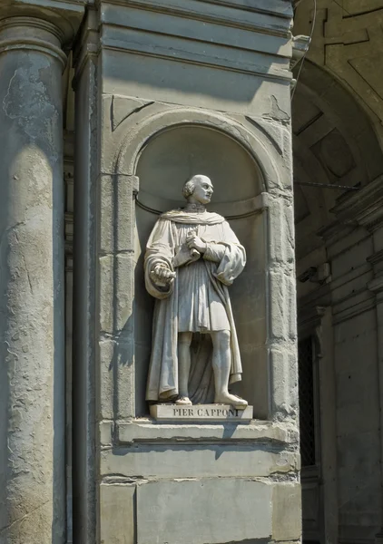 Standbeeld van pier capponi in galeria degli uffizi. Florence, Italië — Stockfoto