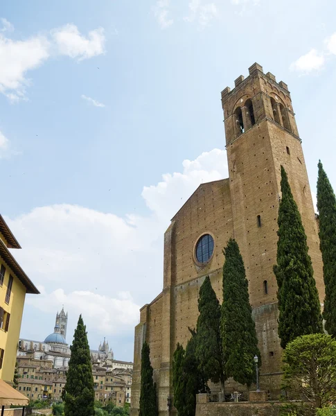 San Domenico-bazilika. Siena, Olaszország — Stock Fotó