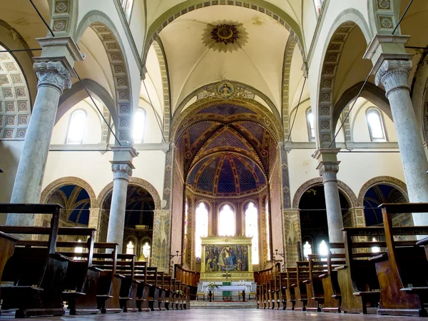 Nave principal da Basílica dos Servos. Siena. — Fotografia de Stock