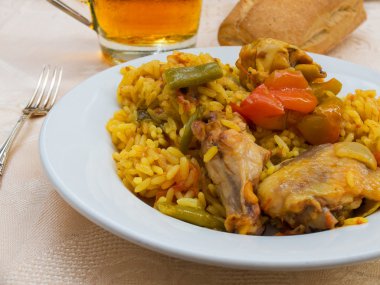 tipik İspanyol paella tapa.
