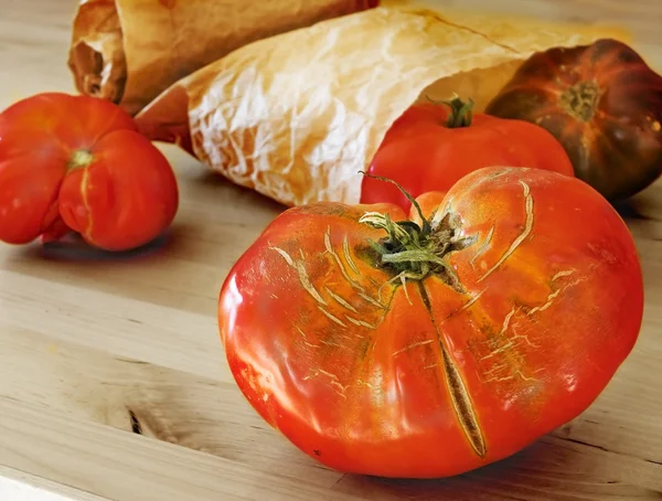 Reife Bio-Tomaten — Stockfoto