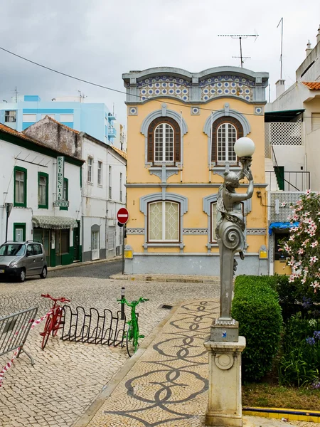 Facciata storica nel centro storico di Portimao. Algarve, Portogallo — Foto Stock