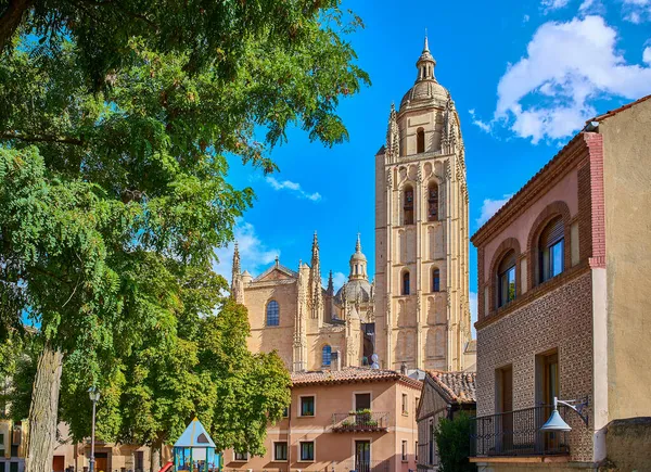 Bell Tower Segovia Cathedral Segovian Facade Decorated Sgraffito Foreground View — Stock Photo, Image