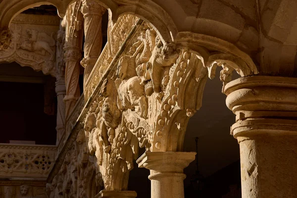 Guadalajara España Noviembre 2021 Detalle Arcos Del Patio Los Leones — Foto de Stock