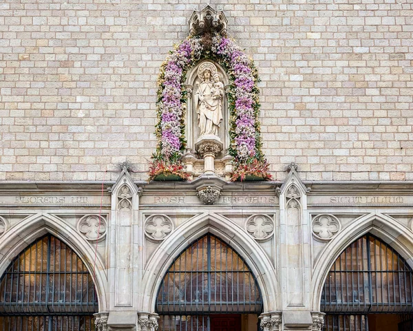 サンライムンド ピーフォート教会はサンタマリア モンシオ教会 あるいは単にモンシオ教会としても知られている バルセロナ カタルーニャ スペイン — ストック写真