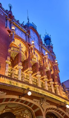 Barselona, İspanya - 11 Mart 2022. Katalan Müzik Sarayı 'nın baş cephesi, Palau de la Musica Catalana. Barselona, Katalonya, İspanya.