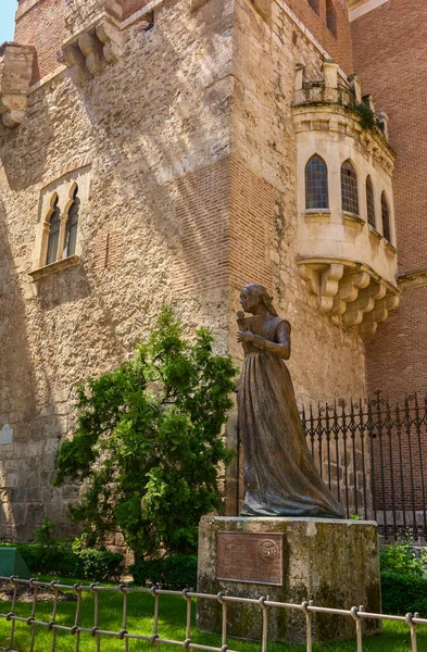 Alcala Henares Spain May 2022 Statue Catherine Aragon Facing Tenorio — 스톡 사진