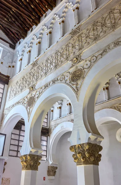 托莱多 西班牙 2022年6月30日 圣玛拉布兰卡教堂 托莱多犹太区的主要犹太教堂 12世纪末 它有五个中殿 由马蹄形拱门隔开 — 图库照片