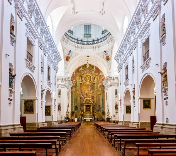 スペインのトレド 2022年6月31日 イルデフォンソ教会の身廊 イエズス会 トレドのダウンタウン カスティーリャ マンチャ州 スペイン — ストック写真