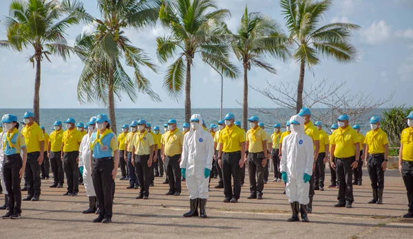 Rayong Tajlandia Lutego 2022 Wolontariusze Zbierają Się Plaży Rayong Aby — Zdjęcie stockowe