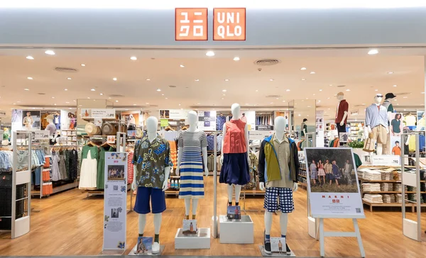 Bangkok Thailand May 2022 Storefront View Japanese Fashion Retailer Uniqlo — стоковое фото