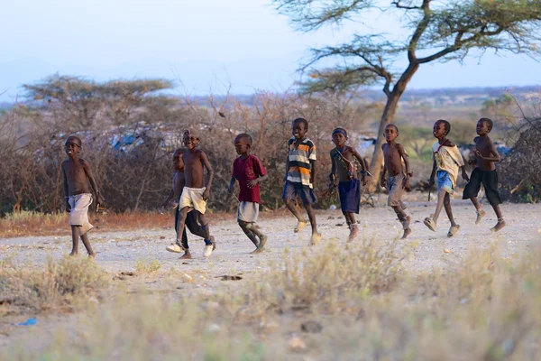 Samburu Milli Parkı kenya dans çocuk