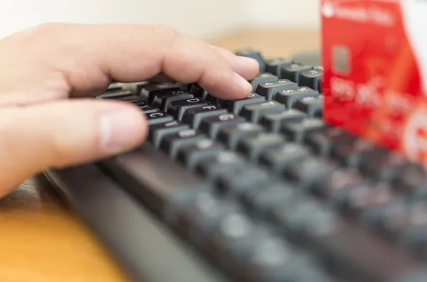 Online shopping with credit card on laptop — Stock Photo, Image