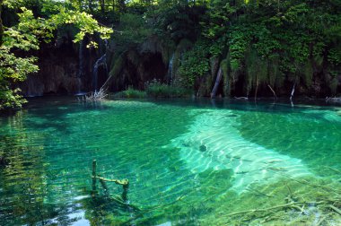 güzel turkuaz Gölü Plitvice, Hırvatistan