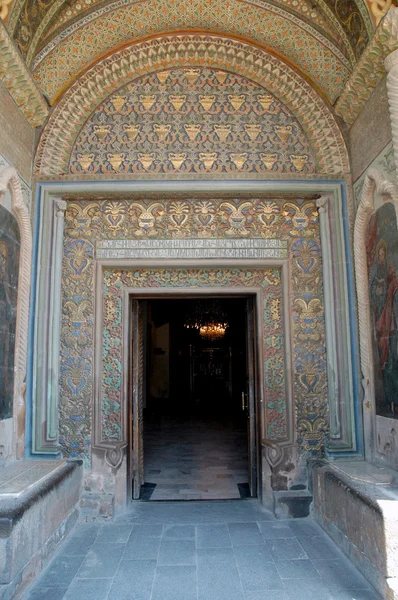 Wejście w katedrze Świętego etchmiadzin, armenia — Zdjęcie stockowe