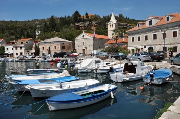 港的 jablanac 村，克罗地亚 — 图库照片