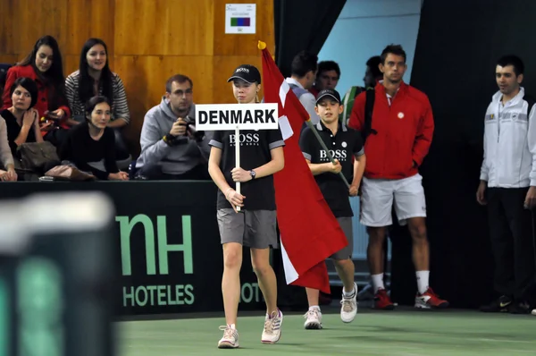 Davis cup, het begin van de tenniswedstrijd, Denemarken invoeren in de speeltuin — Stockfoto