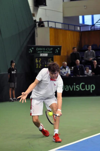 Thomas Kromann in action at a Davis Cup match, Romania wins against Denmark Denmark with 2:0. — Stock Photo, Image