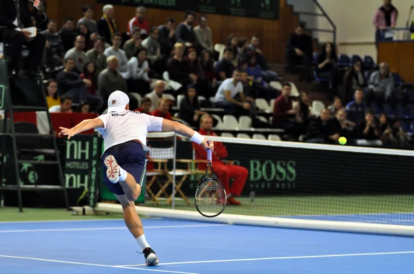 El tenista Adrian Ungur en acción en un partido de la Copa Davis, Rumania gana contra Dinamarca — Foto de Stock