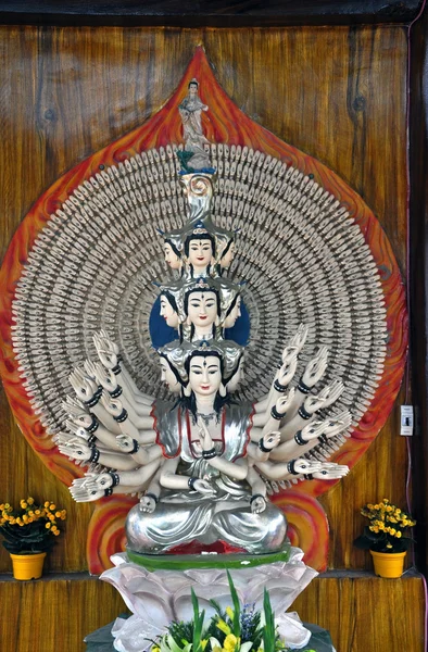 Estatua de Shiva en un templo, Montañas de mármol, Da Nang, Vietnam — Foto de Stock