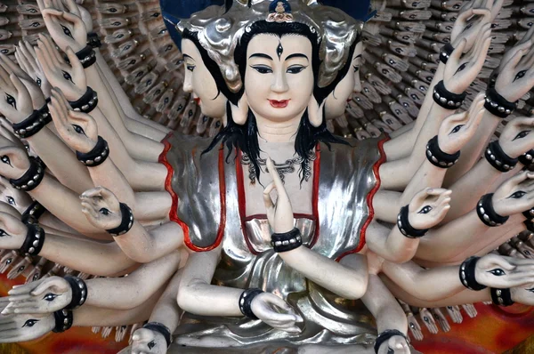 湿婆神和很多的手、 大理石山、 越南的雕像 — 图库照片