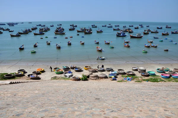 Fischerboote in mui ne, Vietnam — Stockfoto