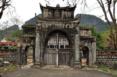 Tay VI Tapınağı, ninh binh vietnam