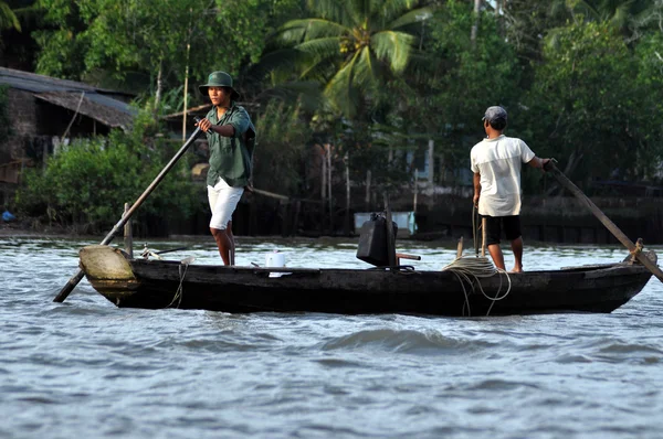 Vietnamese fisherman in the Mekong delta, Vietnam — Stock Photo, Image