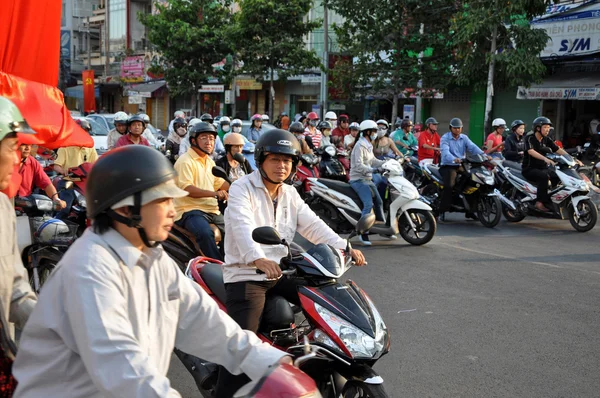 Chaoticky provoz v Saigonu, vietnam — Stock fotografie
