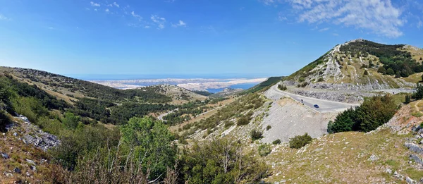 Панорама скалистого побережья Хорватии — стоковое фото