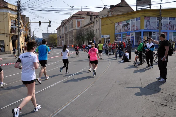 April 21, 2013, Cluj Napoca, Romania, Participants running at the Cluj International Marathon — Stock Photo, Image