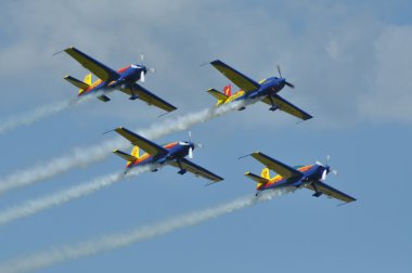 zaman uyumlu uçak uçuş