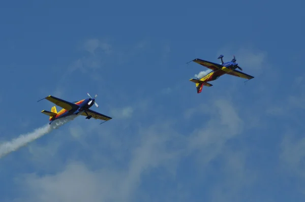 Rumania Aerobatic Team melakukan penerbangan — Stok Foto