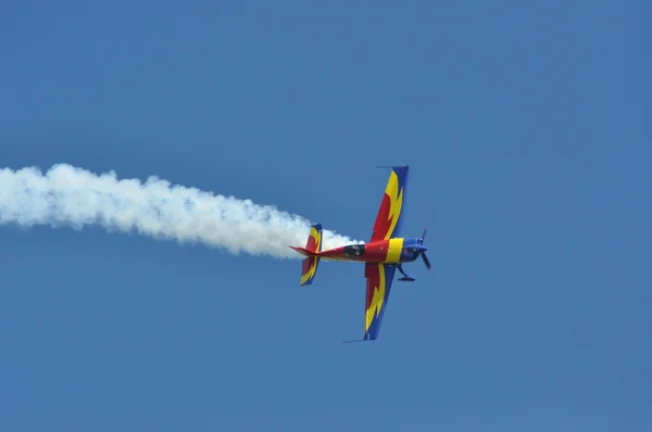 Airplanes skywriting at a Air Show — Stock Photo, Image