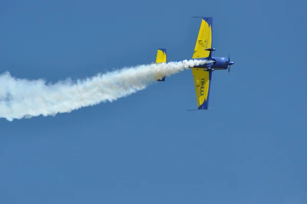 Romanian Aerobatic Team performs a flight — Stock Photo, Image