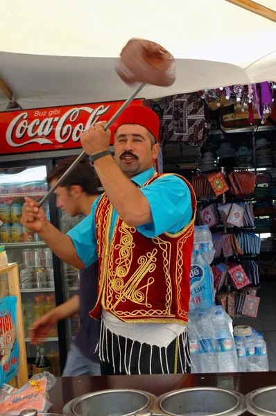 イスタンブール、トルコのアイスクリームの売り手 — ストック写真