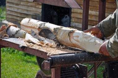 Daire testere ile Ağaç kesme tezgahlar