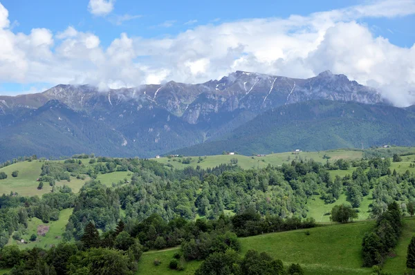 Panoramatický výhled na pohoří bucegi, Rumunsko — Stock fotografie