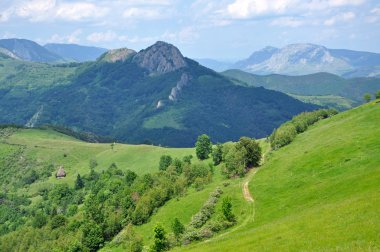 Bahar sahne dağları